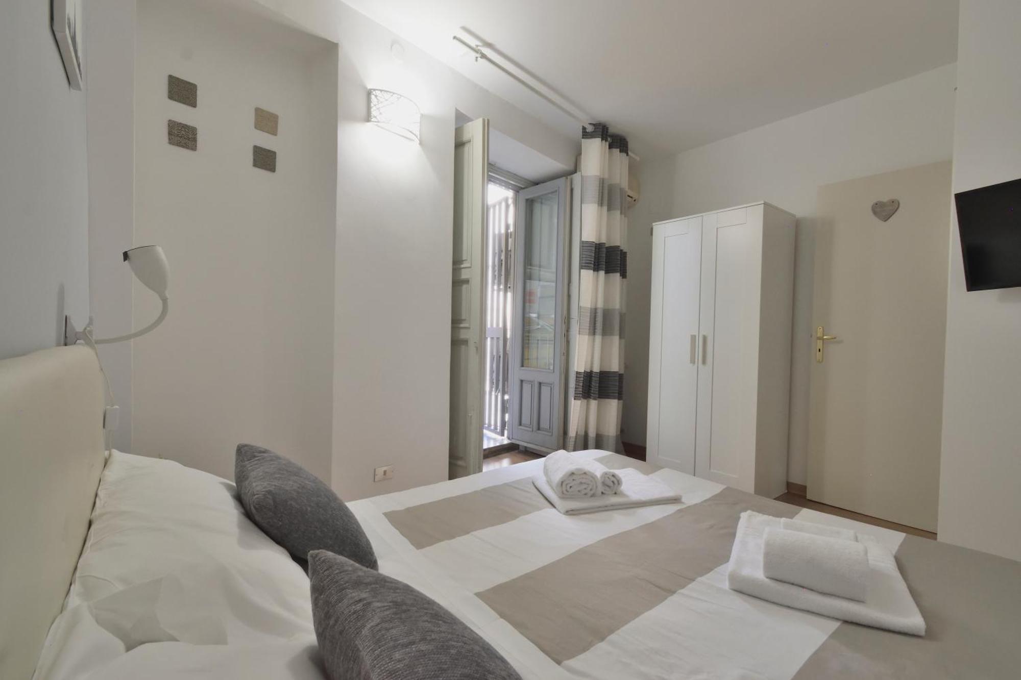 דירות קטאניה La Casa Di Carta In Piazza Stesicoro מראה חיצוני תמונה