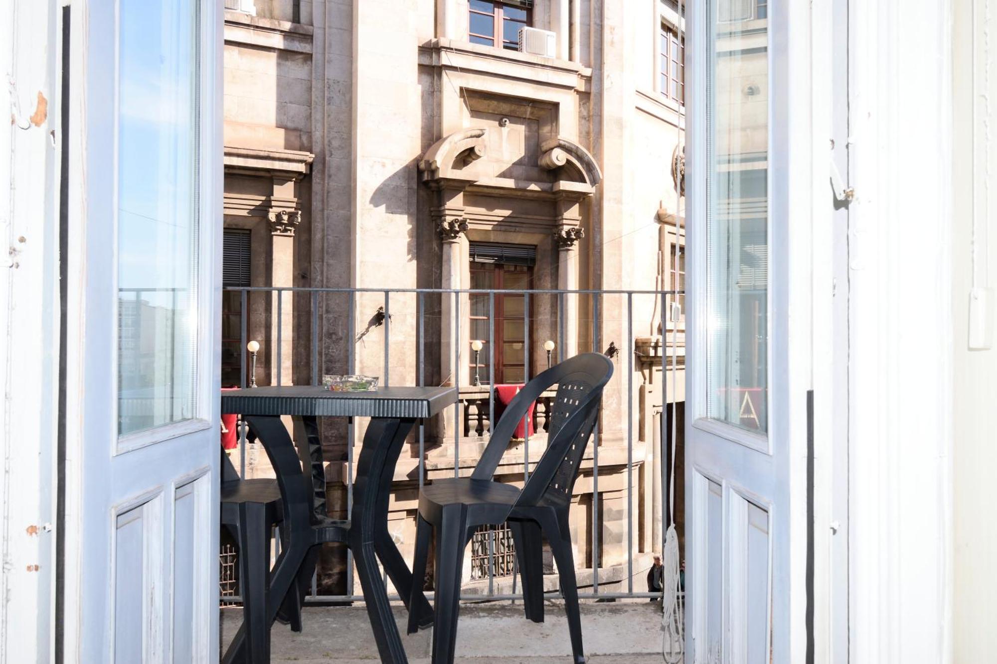 דירות קטאניה La Casa Di Carta In Piazza Stesicoro מראה חיצוני תמונה